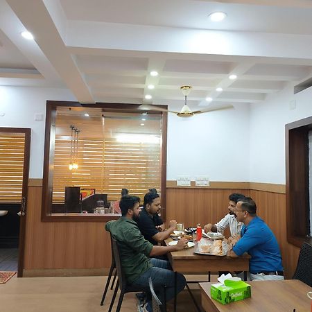Blue Bell Cochin Airport Hotel Nedumbassery Exteriör bild