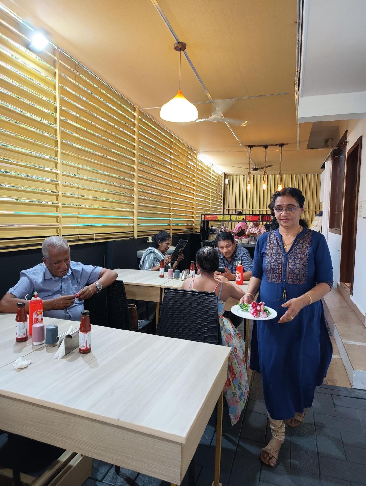 Blue Bell Cochin Airport Hotel Nedumbassery Exteriör bild