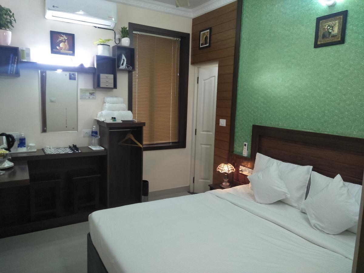 Blue Bell Cochin Airport Hotel Nedumbassery Exteriör bild