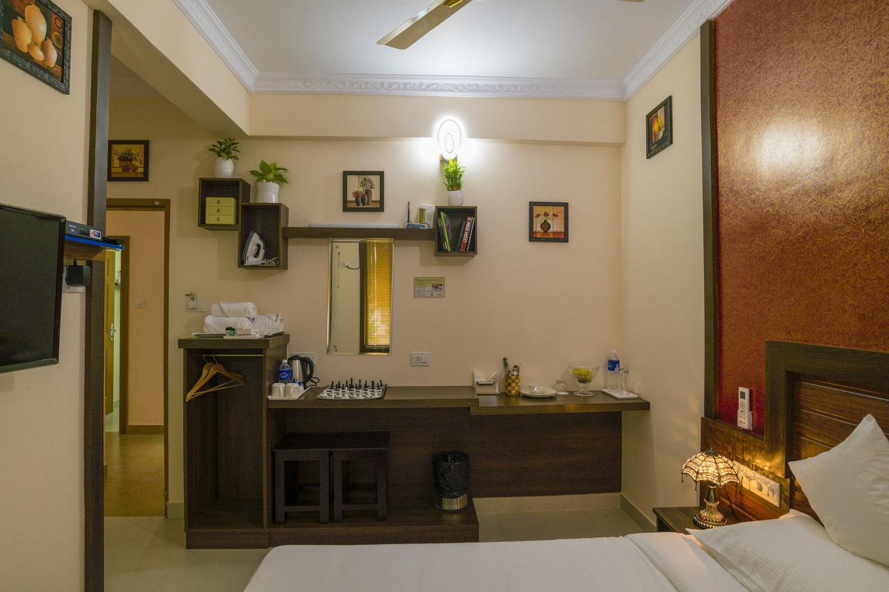 Blue Bell Cochin Airport Hotel Nedumbassery Exteriör bild