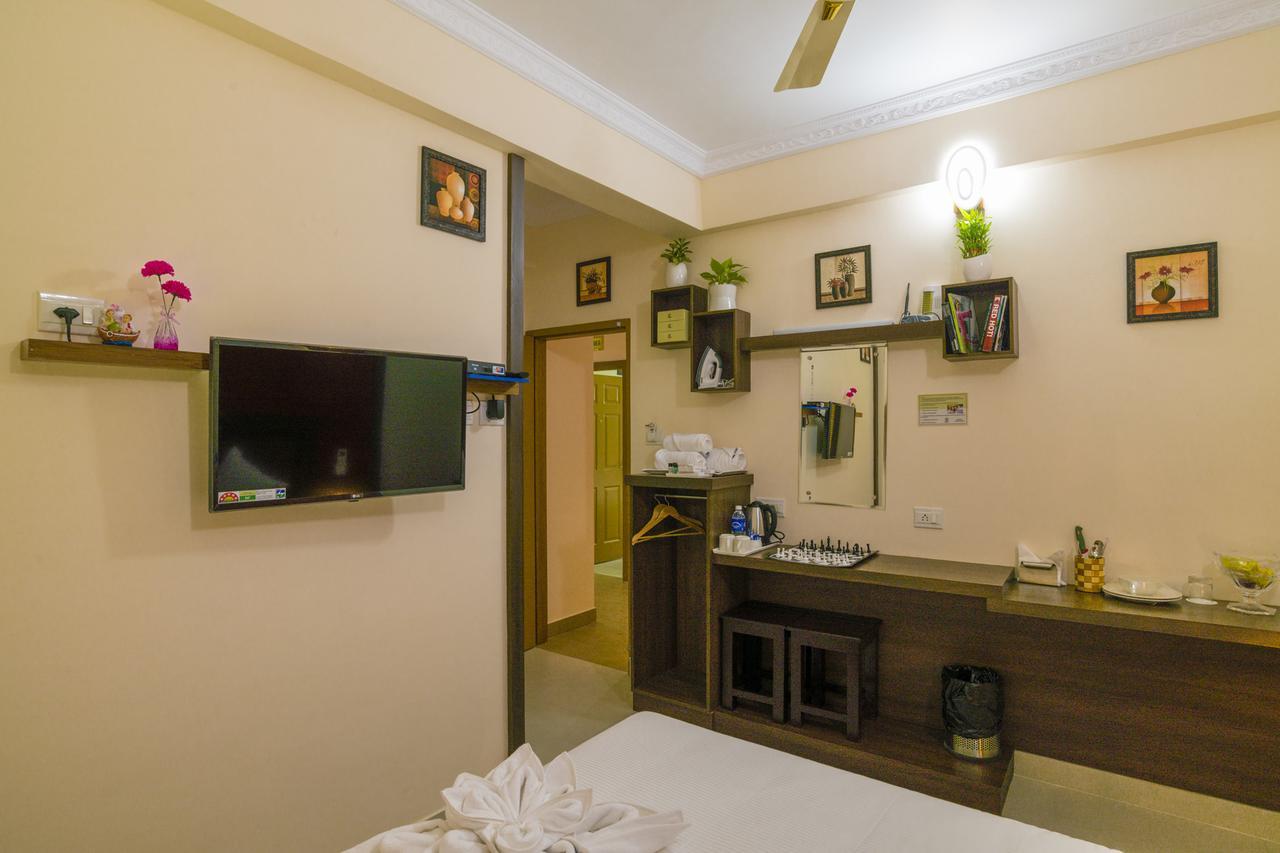 Blue Bell Cochin Airport Hotel Nedumbassery Exteriör bild