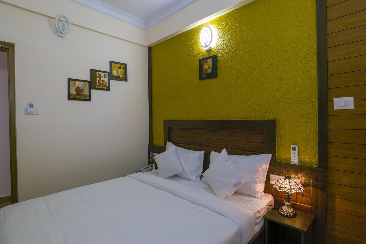 Blue Bell Cochin Airport Hotel Nedumbassery Exteriör bild
