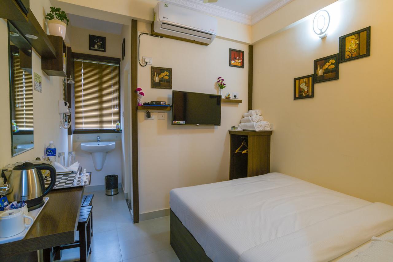 Blue Bell Cochin Airport Hotel Nedumbassery Exteriör bild