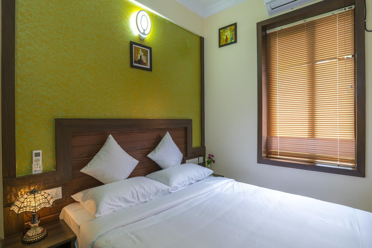Blue Bell Cochin Airport Hotel Nedumbassery Exteriör bild