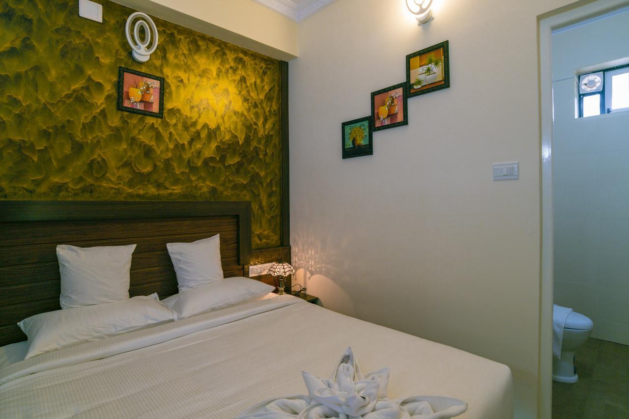 Blue Bell Cochin Airport Hotel Nedumbassery Exteriör bild