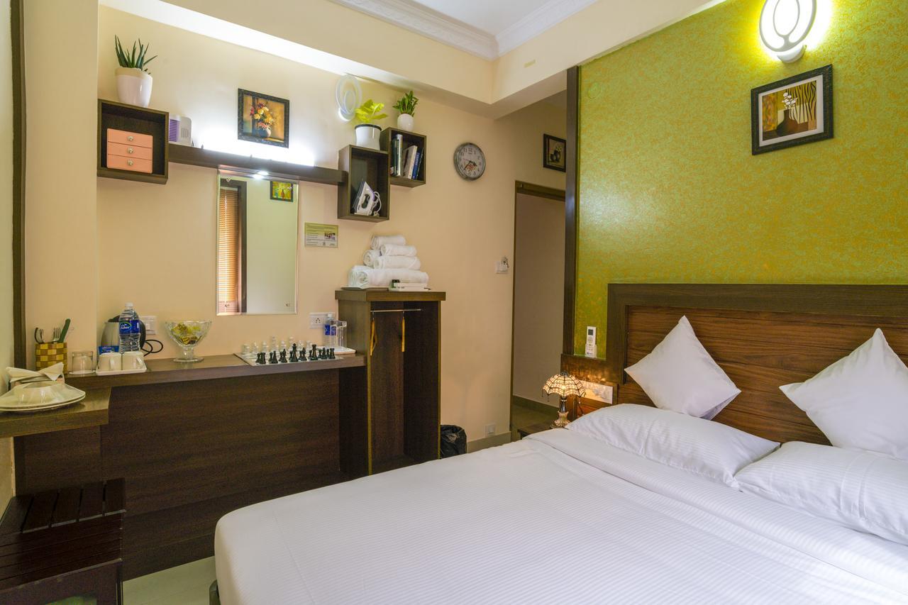 Blue Bell Cochin Airport Hotel Nedumbassery Exteriör bild